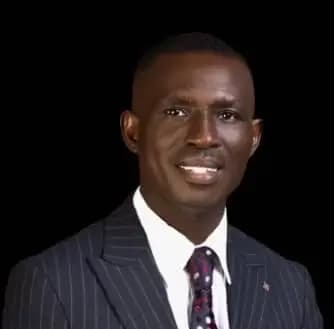 Dr Pastor Emmanuel Olowo